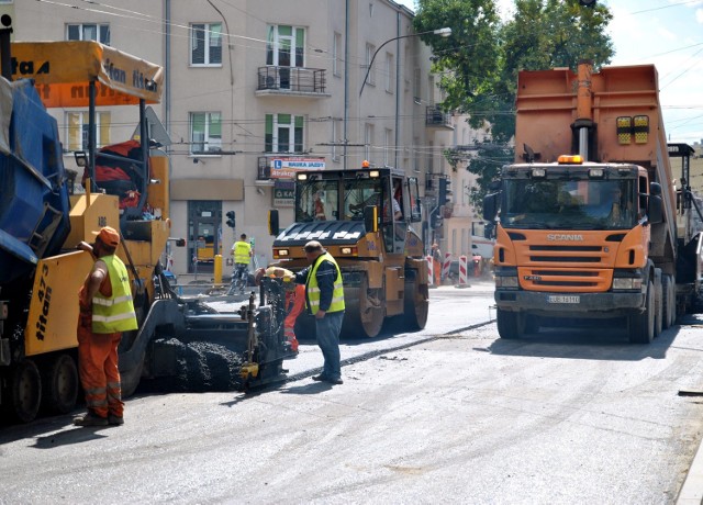 - Drogowcy zakończyli prace w nocy z czwartku na piątek - przypominał Kieliszek.