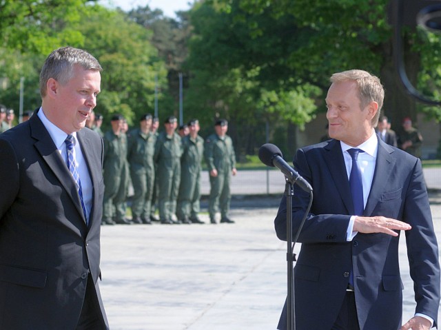 Premier Donald Tusk w czwartek odwiedził jednostkę wojskową w Żaganiu.