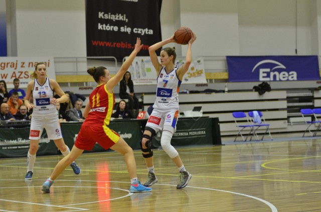 W pierwszym derbowym meczu koszykarek dobrze spisał się Karolina Budeń z Enei AZS