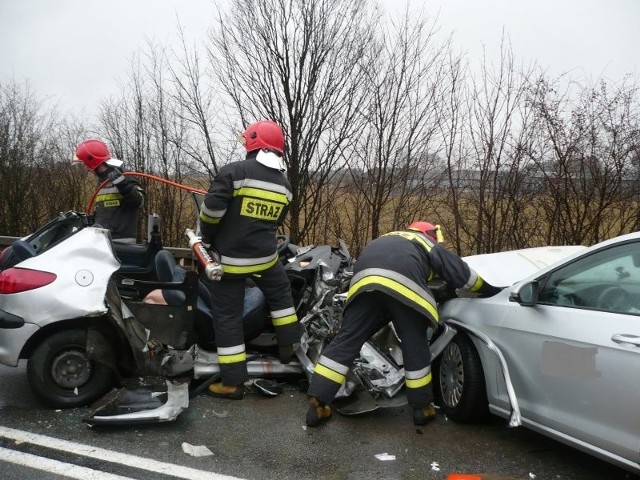 Wypadek na DK 15. Sześć osób rannych.