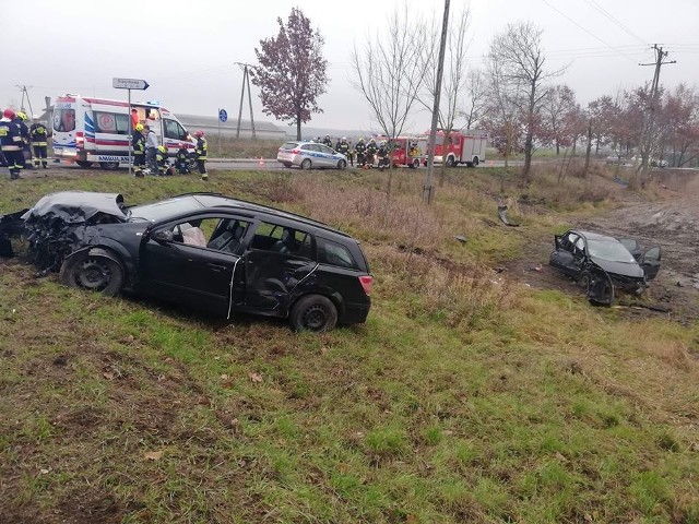 Trzy osoby zostały ranne w zderzeniu dwóch samochodów w powiecie pilskim.