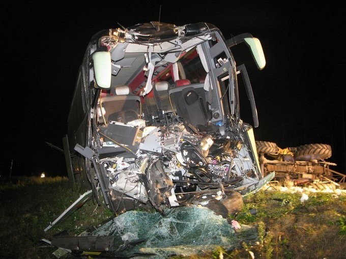 Tragedia na drodze. Zginął kierowca autobusu