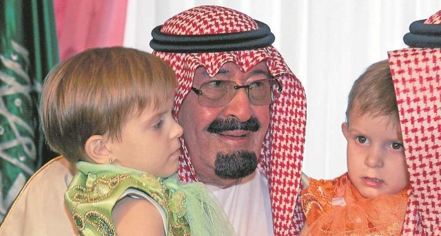 Zmarły w 2015 r. król Abdullah sfinansował operację dwóch polskich bliźniaczek syjamskich