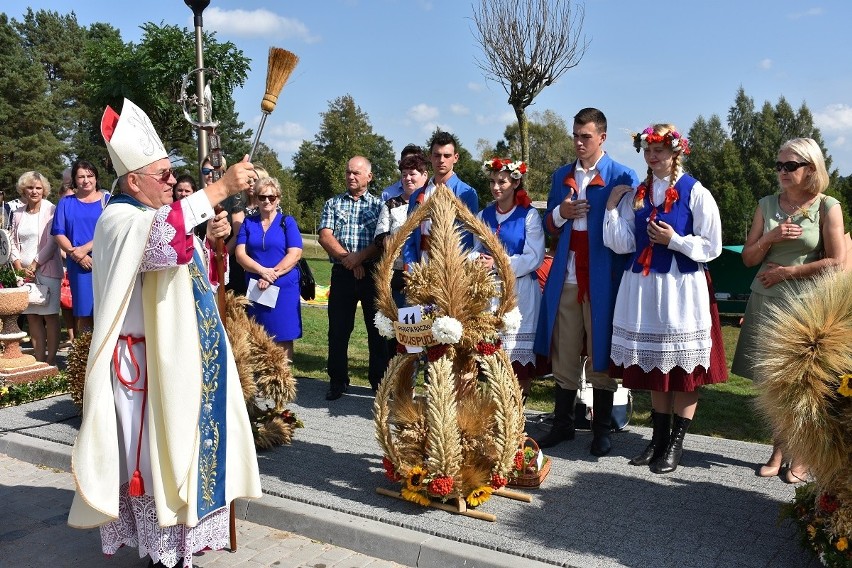 Dożynki w Gołdapi. Rolnicy dziękowali za plony w diecezji ełckiej (zdjęcia)