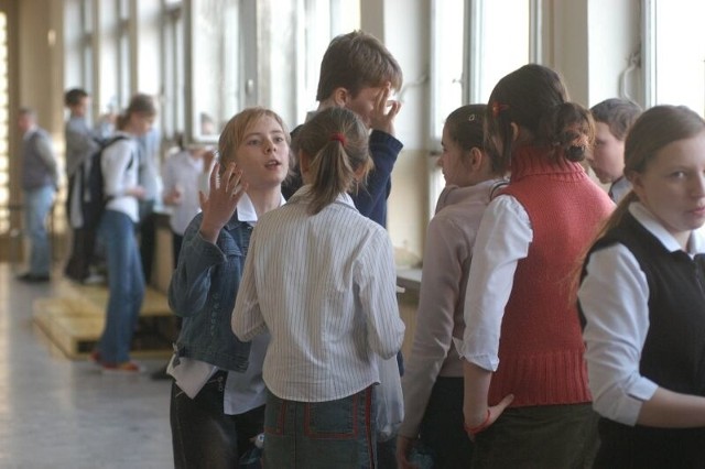 Czwartek, godzina 10.10. Uczniowie Szkoły Podstawowej nr 3 w Opolu właśnie wyszli z sali. Emocje sięgają zenitu.