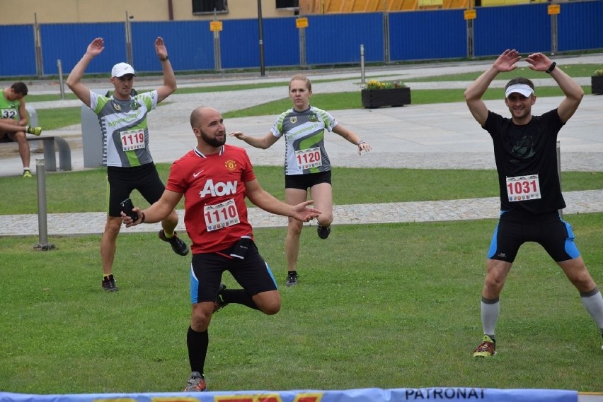 Sportowe zmagania w pięknych okolicznościach przyrody w Morawicy