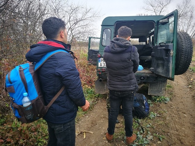 W okolicach przejścia granicznego w Medyce, funkcjonariusze BiOSG zatrzymali dwóch nielegalnych imigrantów z Turcji.