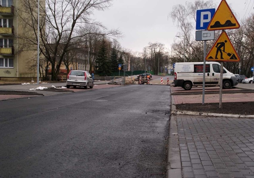 Na ulicy Krzymińskiego położono wreszcie asfalt. Kończą się...