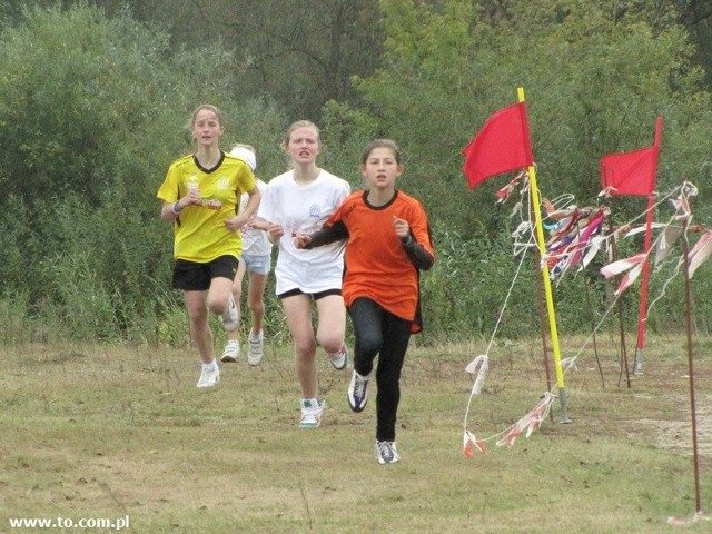 Warunki atmosferyczne nie rozpieszczały młodych biegaczy, ale na szczęście zawody udało się przeprowadzić bardzo sprawnie.