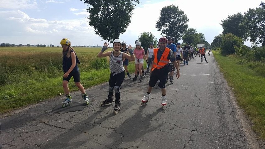 Pielgrzymi na rolkach docierają do Kluczborka