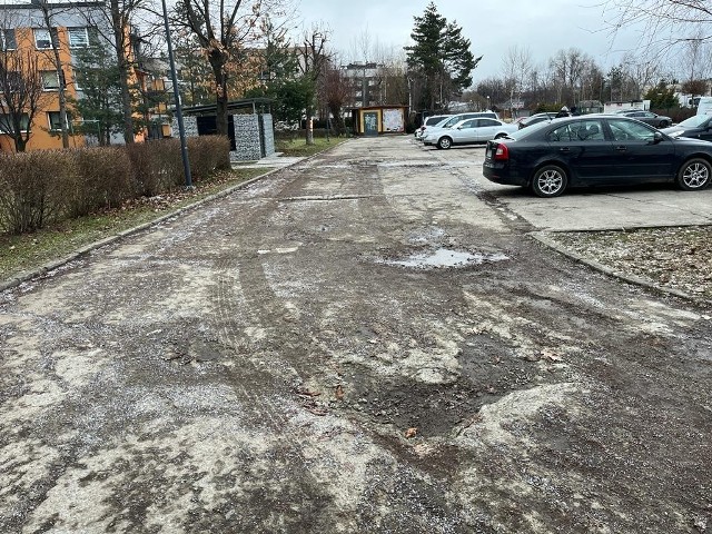 Tak obecnie wygląda parking przy ul. Armii Krajowej w Dobczycach