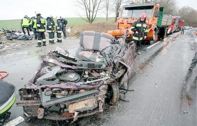 Na ile jakość drogi 240 miała wpływ na tragedię w Kozłowie. Według kierowców, którzy znają tę trasę, drogowcy mają na sumieniu braci Burczyńskich.