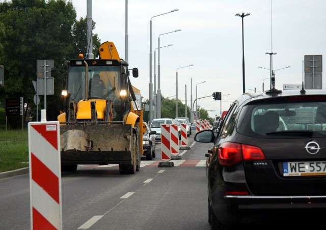 Ul. Armii Krajowej. Przez pięć, sześć tygodni kierowcy będą korzystać tylko z jednej jezdni na odcinku od ul. Jana Pawła II do Orkana.