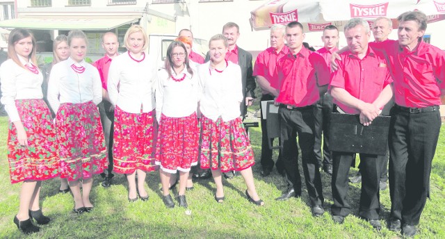 Zespół Sami Swoi z Górnej Wsi po raz pierwszy uatrakcyjnił święto zagórzyckich sadowników
