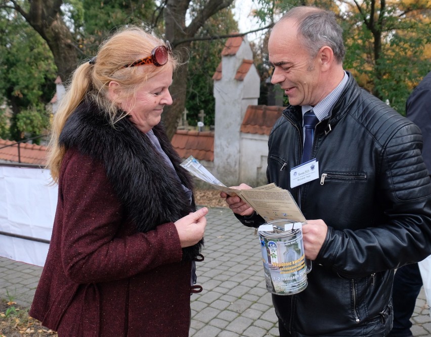 Podczas tegorocznej kwesty na ratowanie zabytków na przemyskich cmentarzach zebrano 28 tys. zł