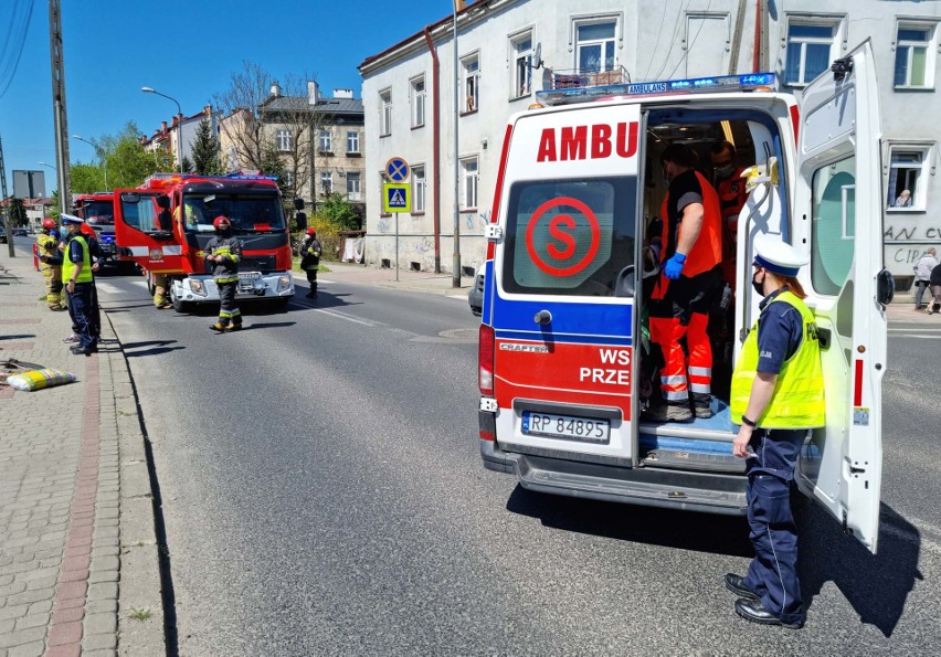 Wypadek w Przemyślu. Na ul. Bohaterów Getta ukraiński bus potrącił kobietę na rowerze [ZDJĘCIA]