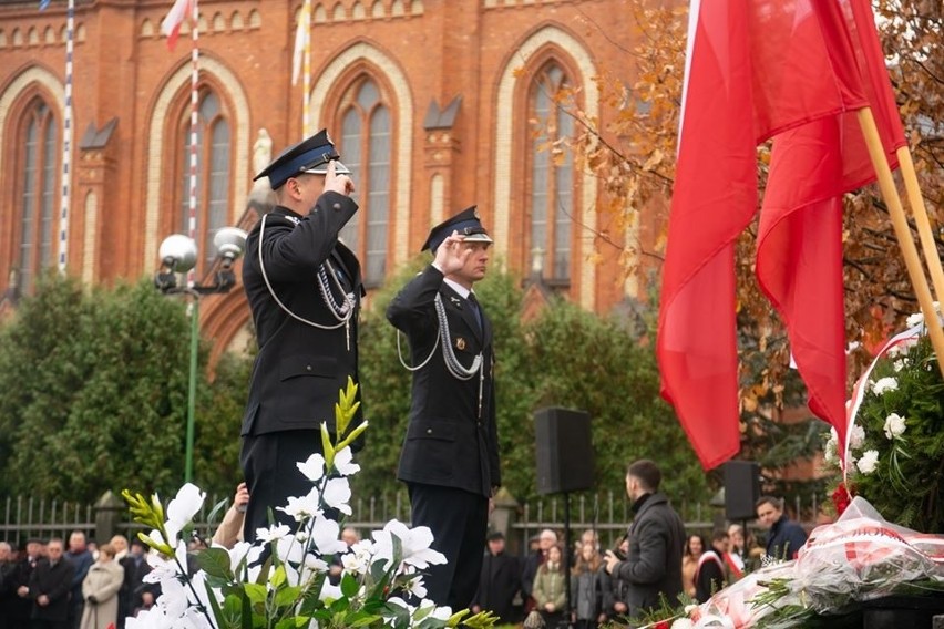 Narodowe Święto Niepodległości w Sokołach. Mieszkańcy i włodarze miasta wspólnie odśpiewali hymn (ZDJĘCIA)