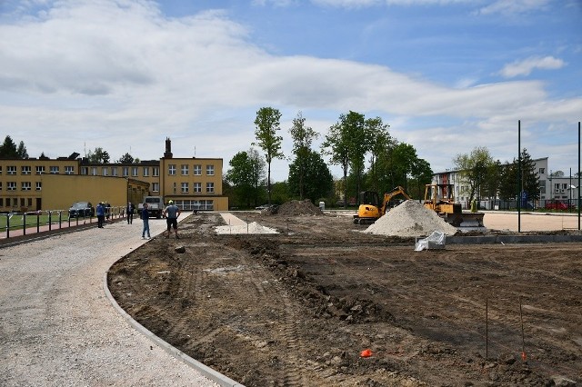 Budowa boiska przy Zespole szkół nr 2 w Miechowie