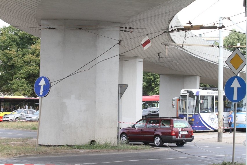 Zerwana trakcja na pl. Społecznym, Wrocław, 04.09.2015 r.