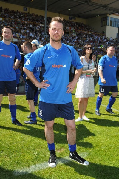 Jednym z ambasadorów akcji "Grajmy w piłkę" jest znany aktor Paweł Małaszyński.