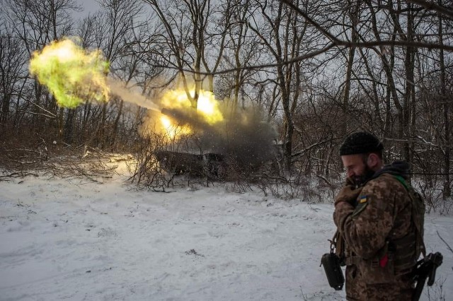 Ukraińcy wycofują się z Bachmutu. Bronili miasta przez 110 dni.