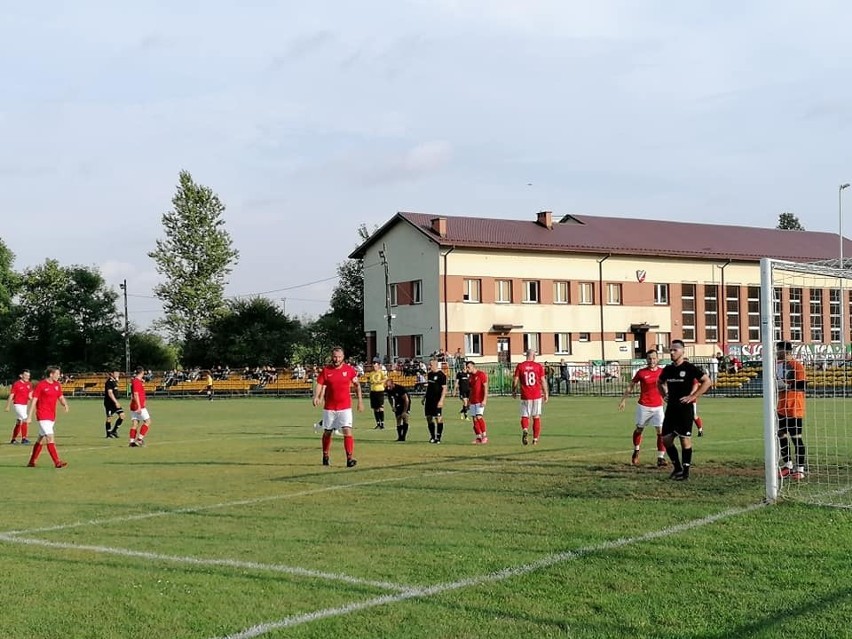 Boisko Słomniczanki jeszcze przed remontem