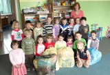Przedszkolaki z Sokolnik zbierały pluszaki dla chorych dzieci.