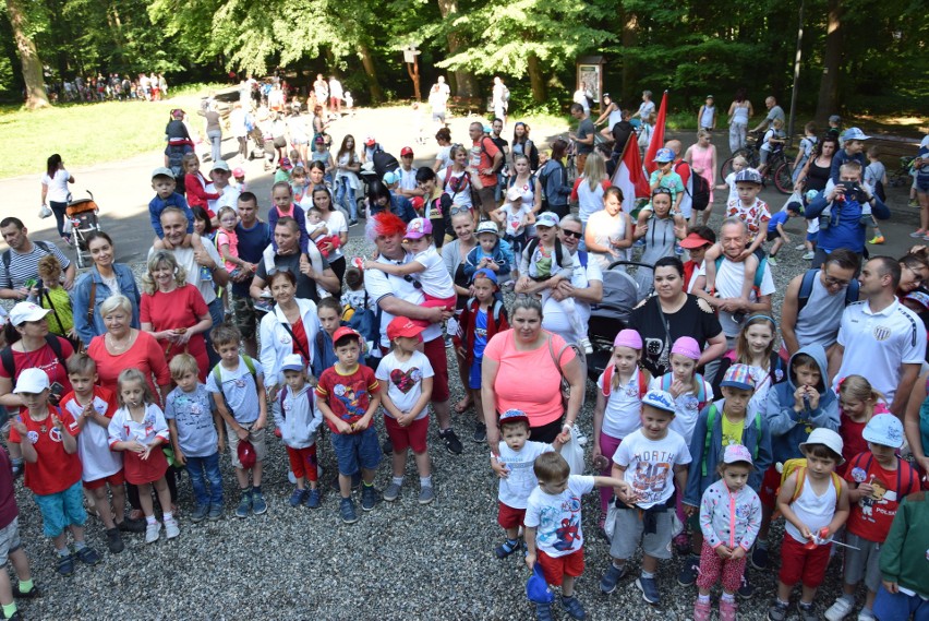 Rajd Maluchów 2018 w Prudniku. Ponad 1000 dzieci na trasie