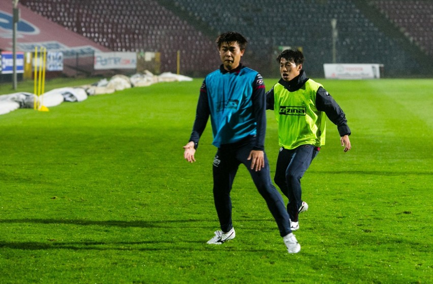 Trening Pogoni Szczecin na płycie głównej stadionu przy...