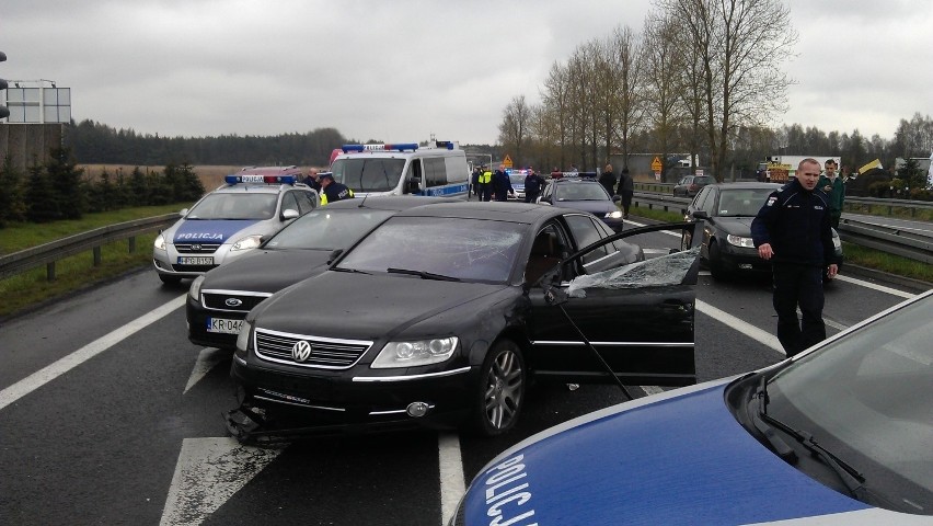 Szaleńcza ucieczka i pościg na autostradzie A4 WIDEO Z RADIOWOZU Niemiec uciekał, policja strzelała