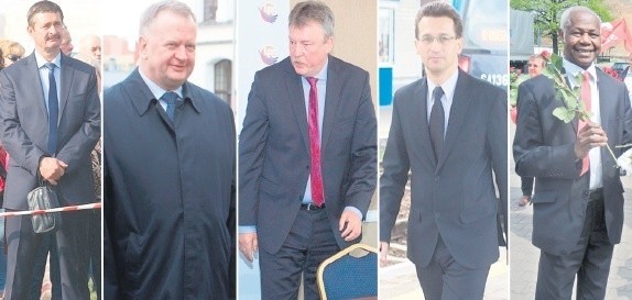 Oni powalczą o prezydenturę w Stargardzie. Od lewej Edward Kormański, Sławomir Pajor, Marcin Przepióra, Ireneusz Rogowski i Amadou Sy.