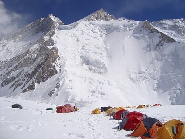 Obóz bazowy (5150 m n.p.m.) pod Gasherbrum II