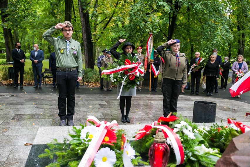 W Krzeszowicach hołd obrońcom Ojczyzny walczącym na frontach...