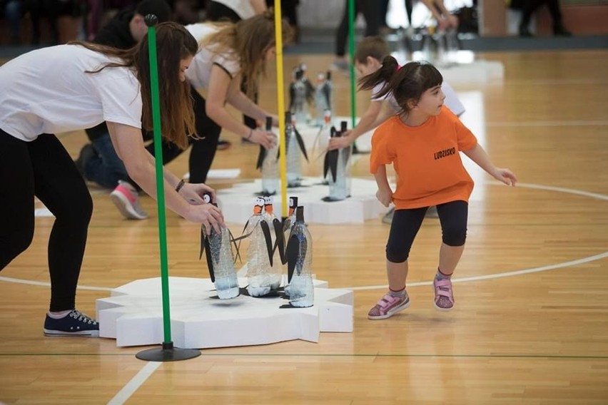 W hali sportowej po raz drugi odbyła się Spartakiada...