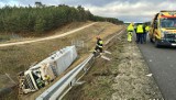 Wypadek na autostradzie A1. Kierowca ciężarówki zabrany do szpitala