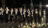Miechocińskie Zaduszki na starym cmentarzu w Tarnobrzegu. Poetycki koncert w podziękowaniu ofiarodawcom kwesty. Zobacz zdjęcia i wideo