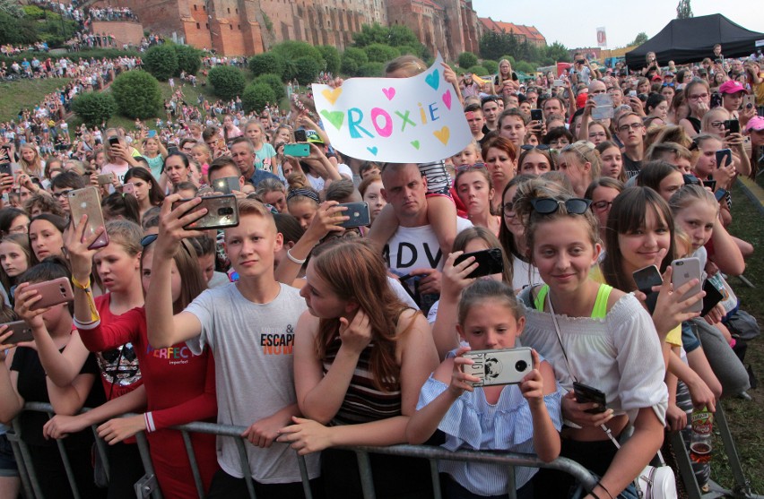 Grudziądzanie tłumnie przyszli w poniedziałkowy wieczór na...