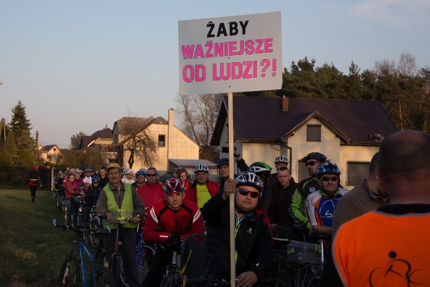 Chrzanów. Projektanci obwodnicy każą cyklistom nosić rowery na plecach