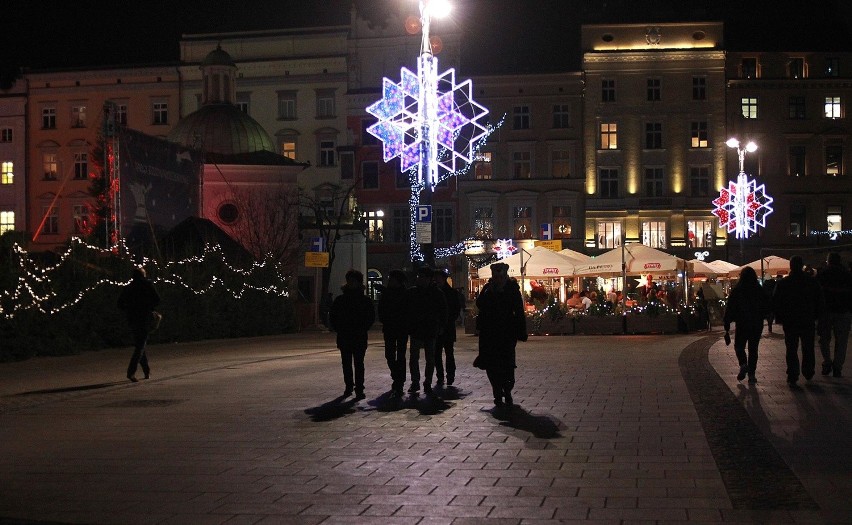 Świąteczne iluminacje Krakowa. Miasto niczym z bajki [ZDJĘCIA]