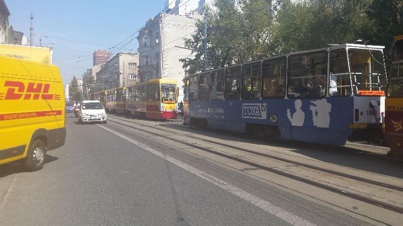 Tramwajowe korki na skrzyżowaniu Piotrkowskiej i Wigury/ul. Żwirki
