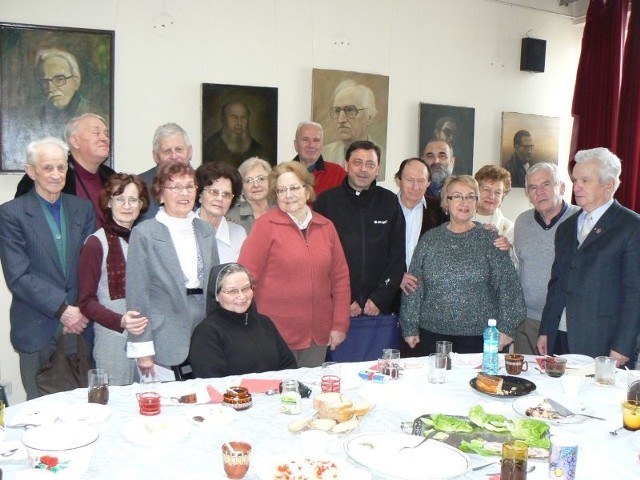 Członkowie kielckiego oddziału Towarzystwa Miłośników Lwowa i Kresów Wschodnich spotkali się z pracującymi w parafioi Medenica koło Lwowa ks. Ryszardem Pędzimężem i siostrą Adrianą.