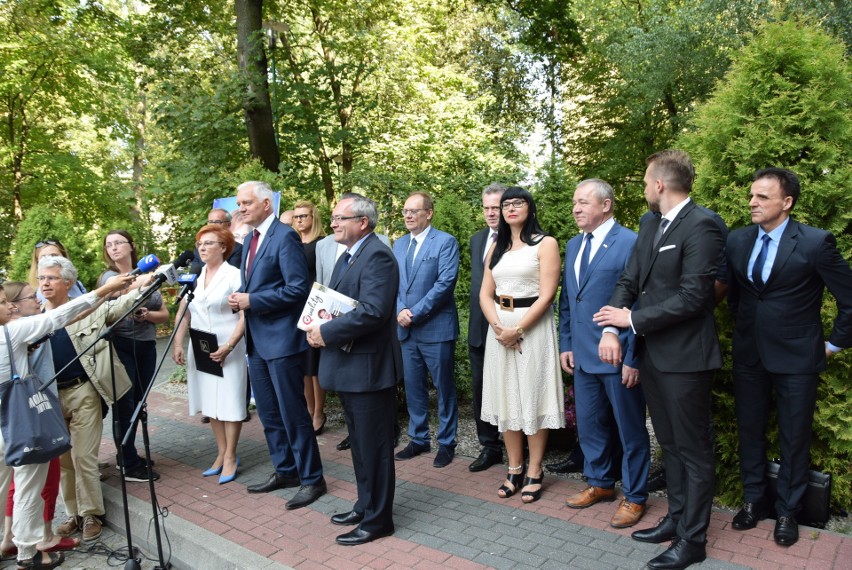 Minister Jarosław Gowin w Lublinie. Poparł kanclerz WSEI Teresę Bogacką w wyborach do parlamentu