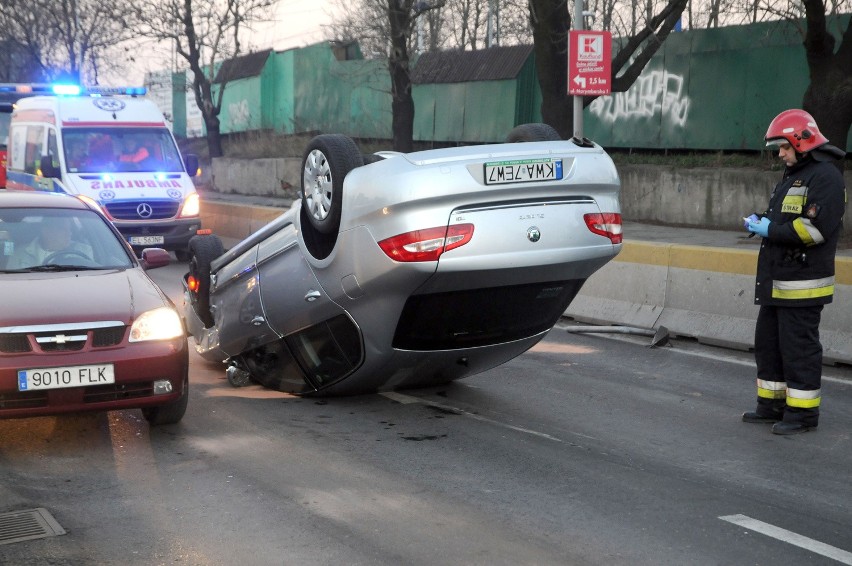 Wypadek na skrzyżowaniu ul. Zakopiańskiej i Siostry Faustyny
