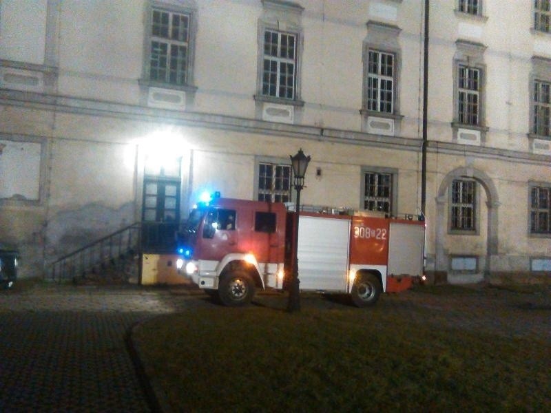 Pożar w Bibliotece Uniwersyteckiej. Zapaliła się instalacja elektryczna (FOTO)
