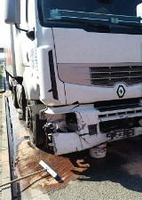 Wypadek na autostradzie A1: Ciężarówka staranowała barierki ZDJĘCIA