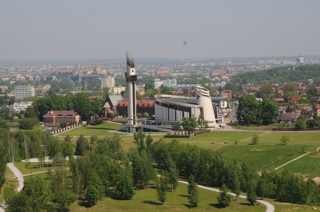 Okolice Sanktuarium Miłosierdzia Bożego w Łagiewnikach.