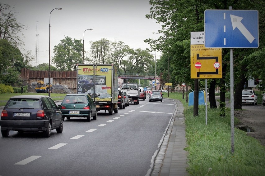 Wrocław: Remont wiaduktu na Popowickiej. Na razie bez wielkich korków (ZDJĘCIA)