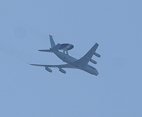 Samolot AWACS nad Poznaniem uchwycony przez naszego fotoreportera.