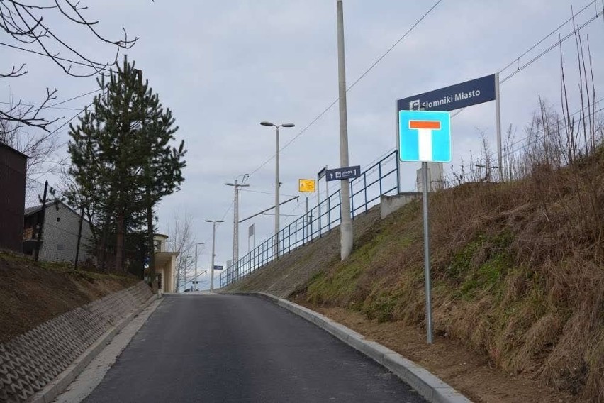 Przy stacji kolejowej Słomniki miasto jest nowy park&ride,...
