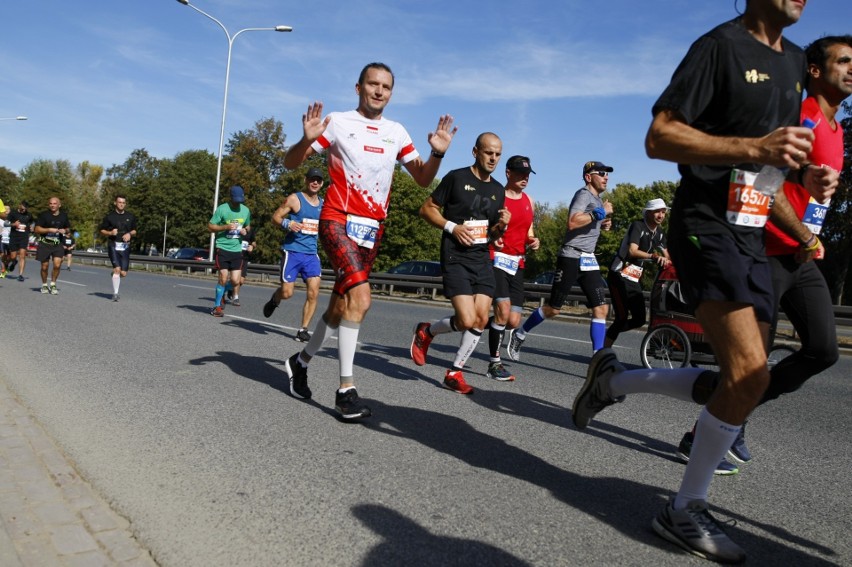 Uczestnicy Maratonu Warszawskiego 2018. Więcej zdjęć...